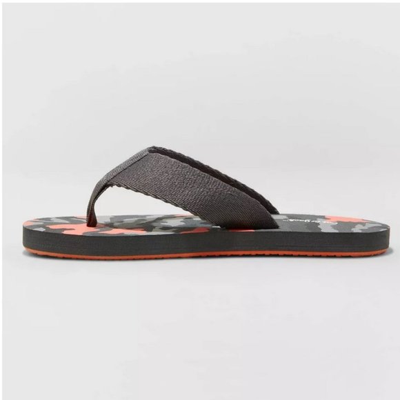 Boys' Cal Slip-On Thong Sandals - Cat & Jack™ Red Camo - Picture 2 of 4